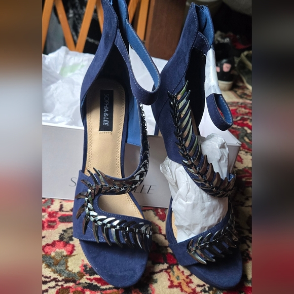 Sophia & Lee Navy Heels W/Silver Snake Jewel Detailing Sz7.5 STUNNING! NIB - Picture 3 of 16